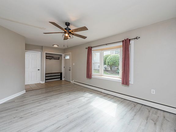 4th image of 10081 W Pickford Ave