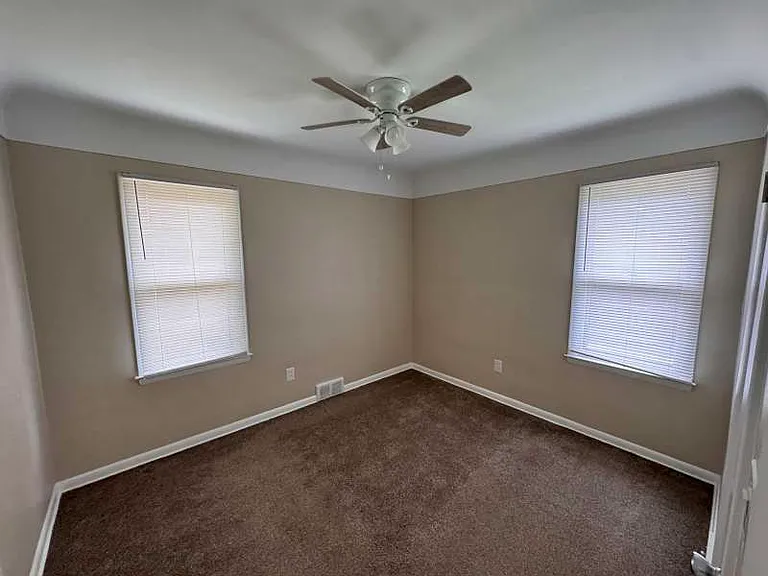 14754 Lydia Ave — Photo 23