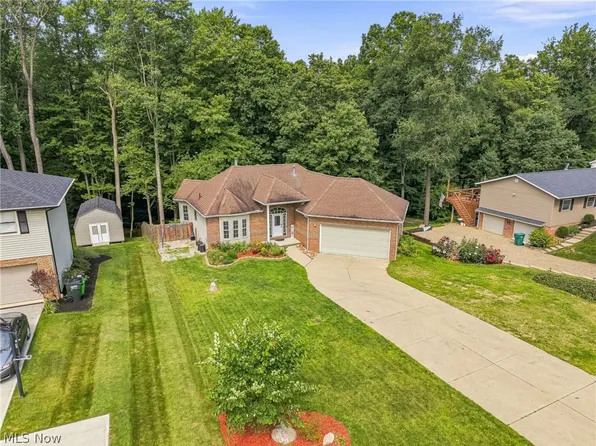 7361 Stonehill Ave NW, Canal Fulton, OH 44614