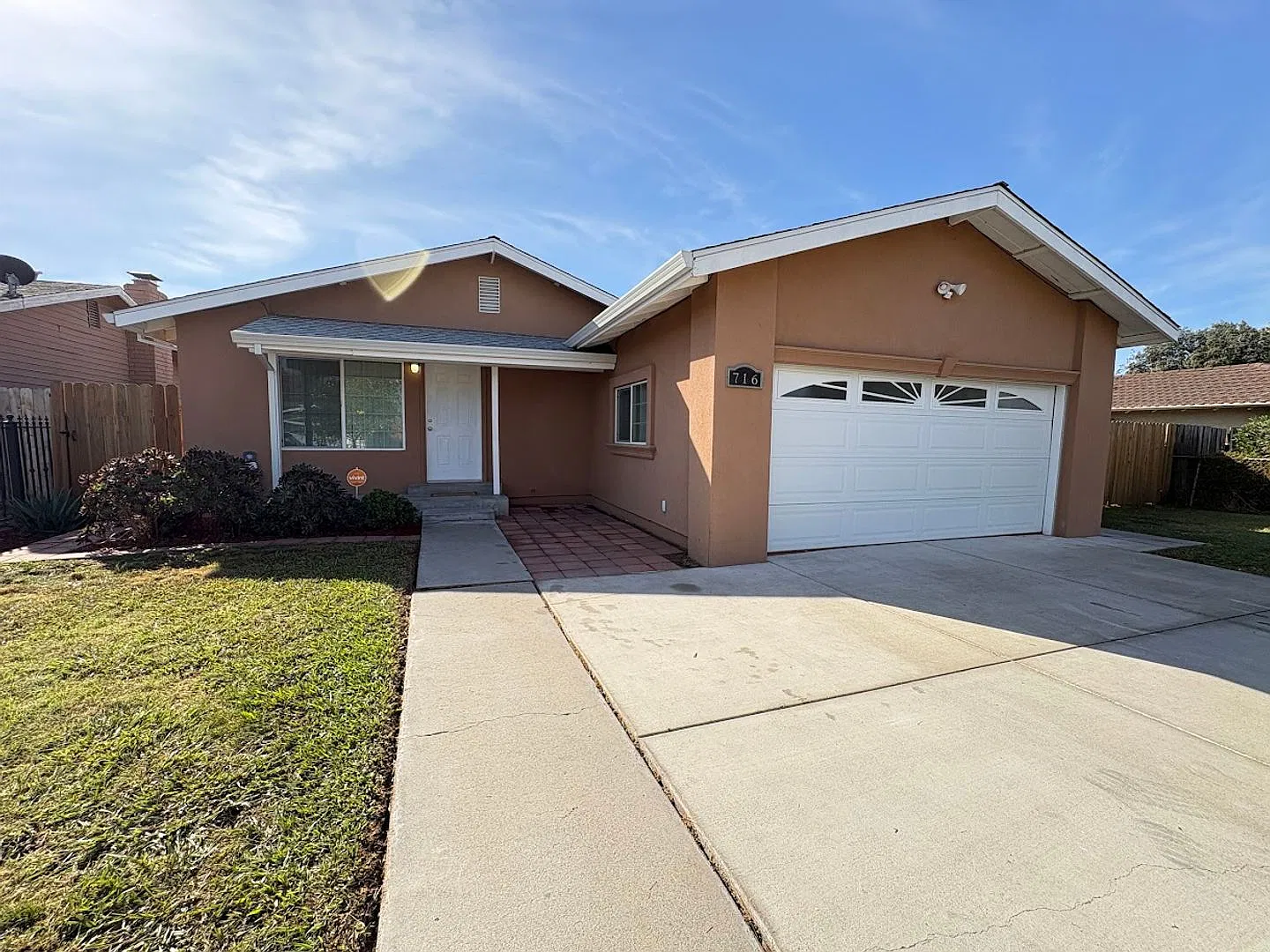 Charming 3 Bed, 2 Bath in Lodi Unified School District — Photo 2