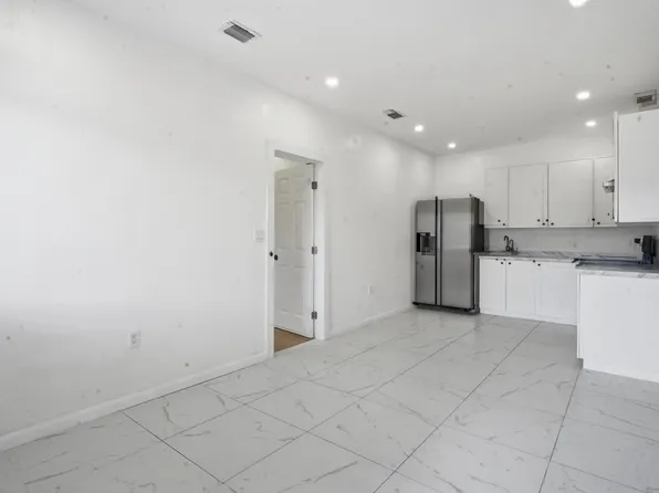 340 SW 11th Ave #2A, Hallandale, FL 33009
