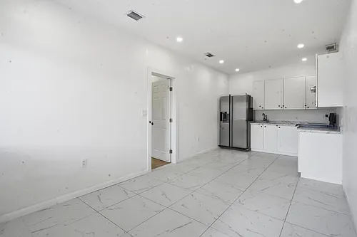 340 SW 11th Ave #2A Photo 1