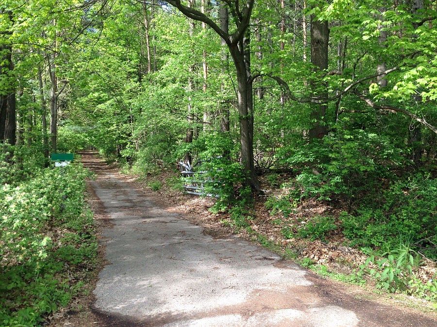 2nd image of 6857 Long Lake Rd