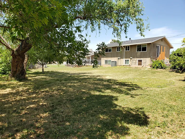 165 N 850 E — Photo 36