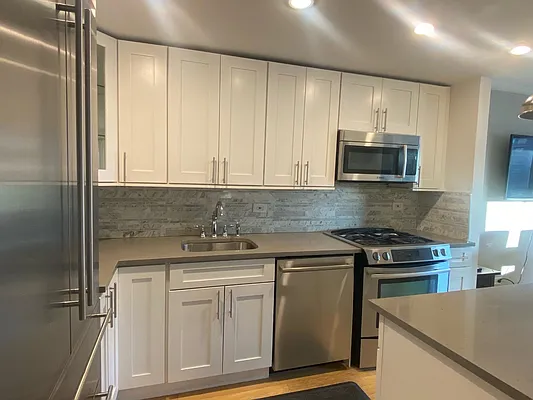 Rented by R New York | media 33