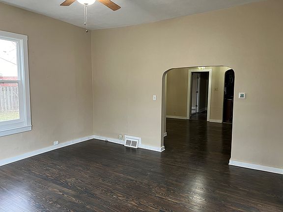 5th image of 325 Park St