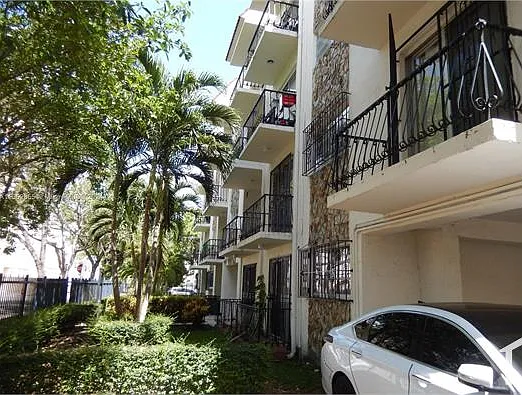 1478 NW 1st St #201 — Photo 2
