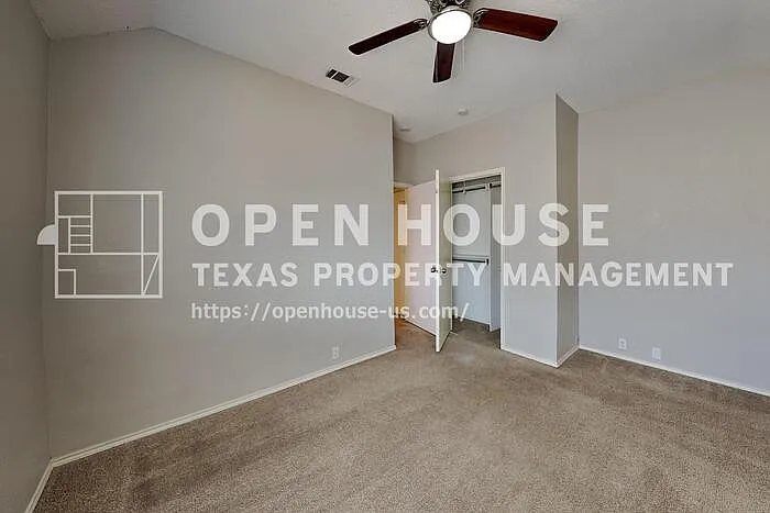 6916 Chateau Dr — Photo 13