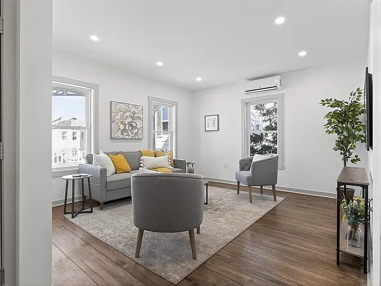 79 Fox St #1 — Photo 4