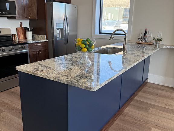 2nd image of 610 Adams St #3