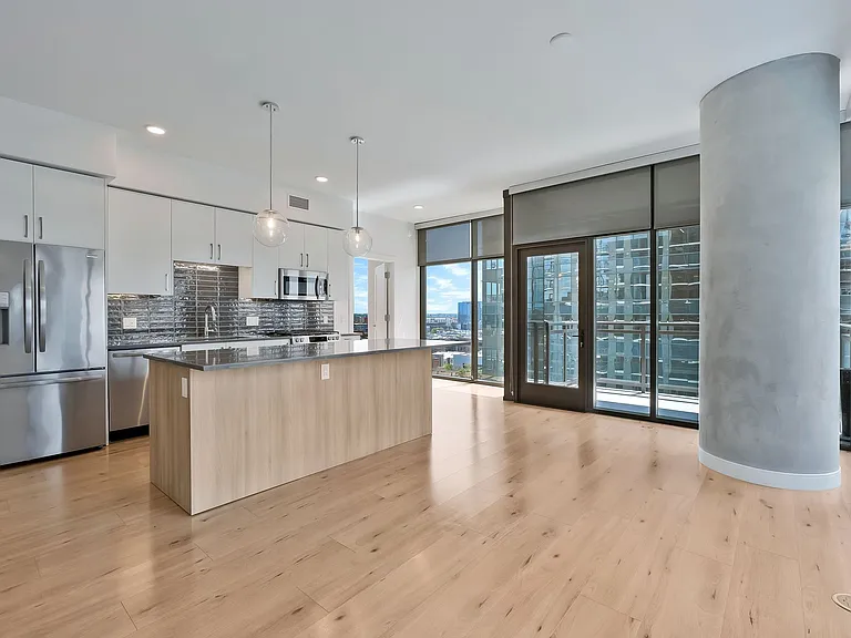 1212 Demonbreun St #1002 — Photo 49