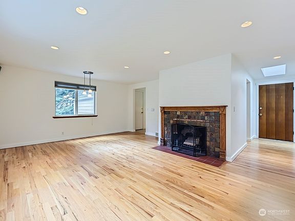 5th image of 18528 29th Avenue NE