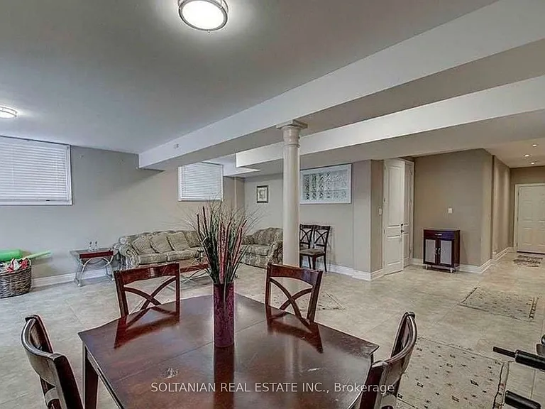 90 Grandview Ave — Photo 1