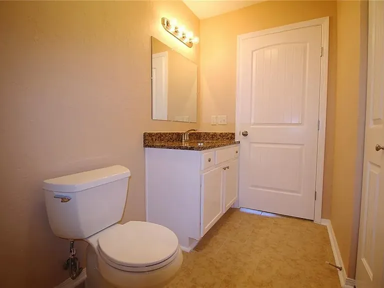 213 Cherokee Ln — Photo 29