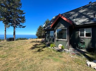 815 Upper Pacific Dr, Whitethorn, CA 95589