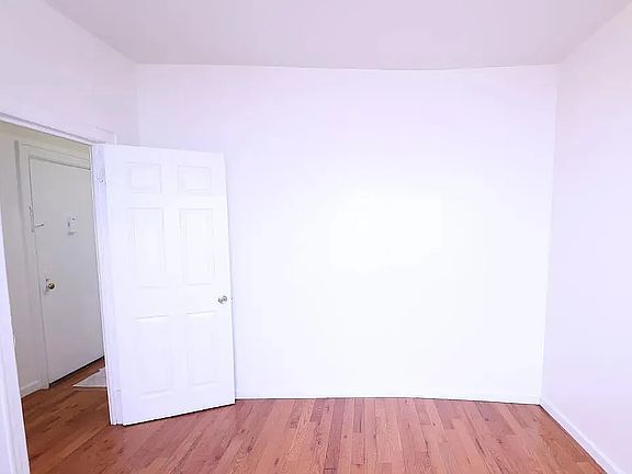 4th image of 102-45 Corona Ave #R3d