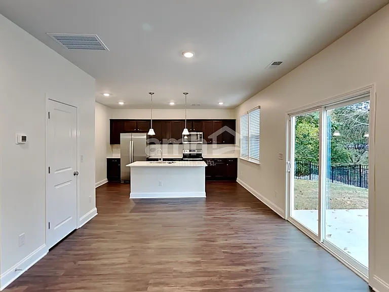 549 Rivermist Dr — Photo 4