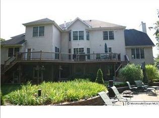 7 Carole Ct, Manalapan, NJ 07726