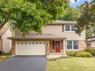 129 Kenilworth Ave, Glen Ellyn, IL 60137
