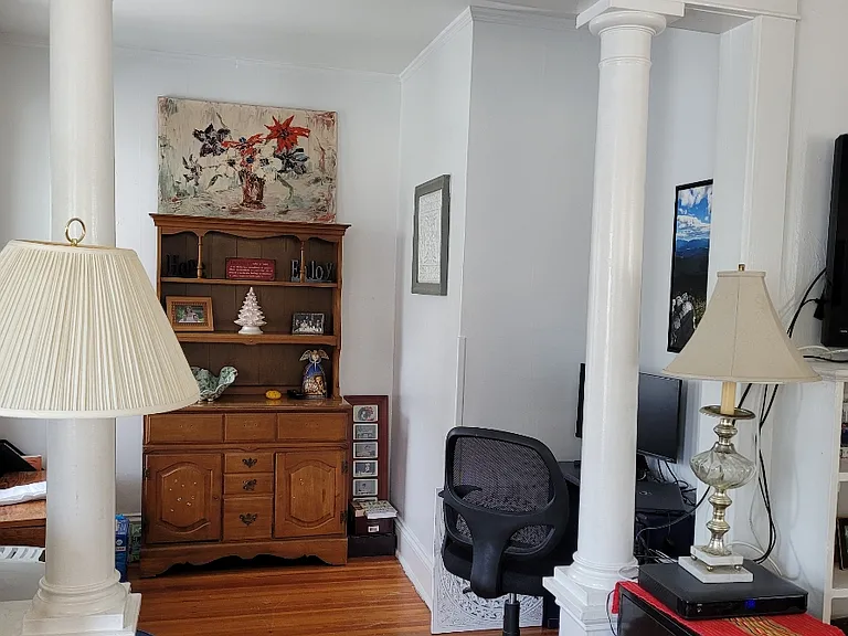 823 Hampton Ave #1 — Photo 7