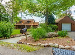 177 Bearfort Rd, West Milford, NJ 07480
