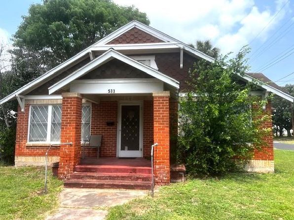 511 E Corpus Christi St, Beeville, TX 78102