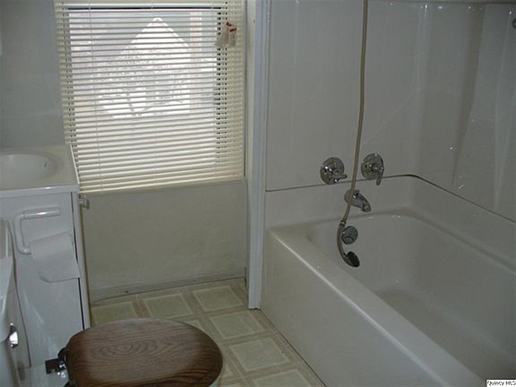 Home for Sale in Quincy, IL $32,000