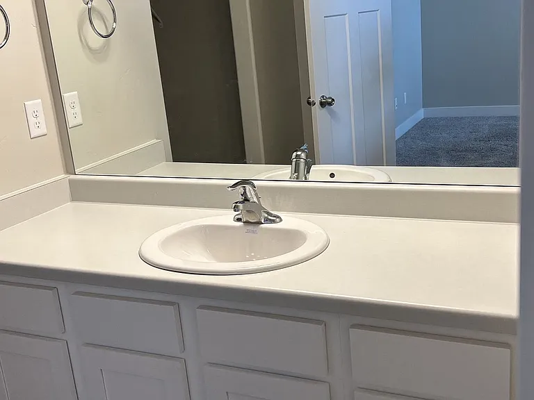573 N 360 W — Photo 10
