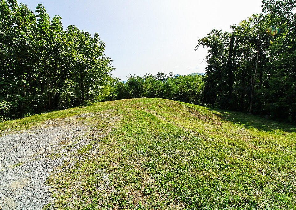 1st image of 1468 Laurel Rd