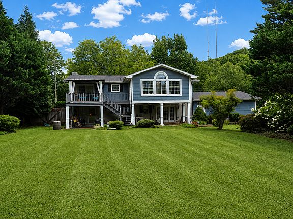 2nd image of 4404 Aimee Ln