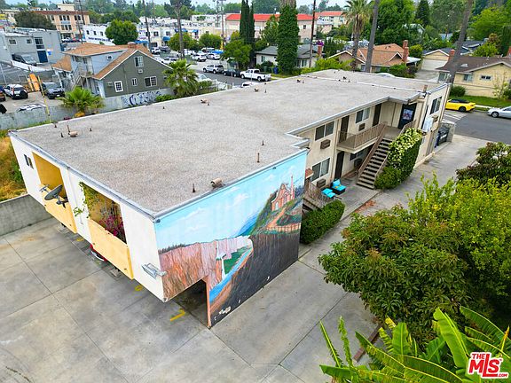 2nd image of 6438 Mammoth Ave