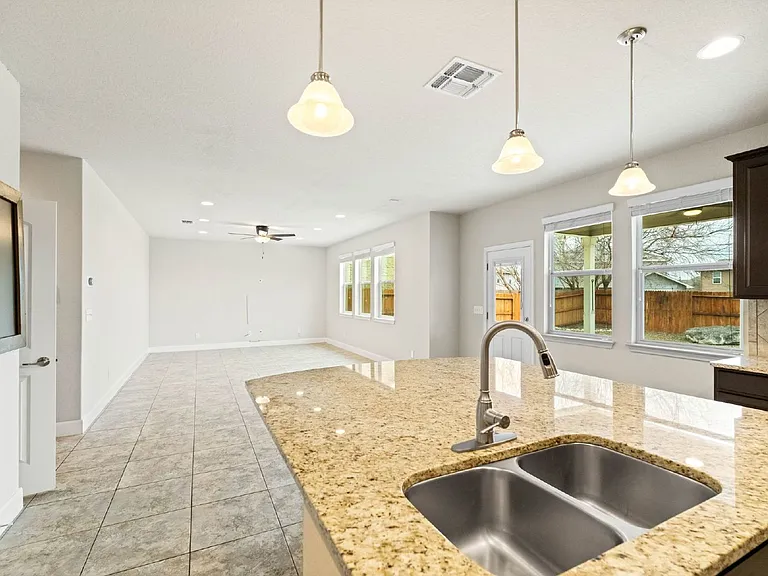 12815 Waterlily Way — Photo 16