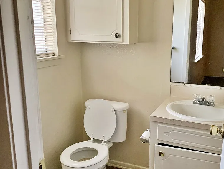 8006 Hobbs Dr — Photo 5