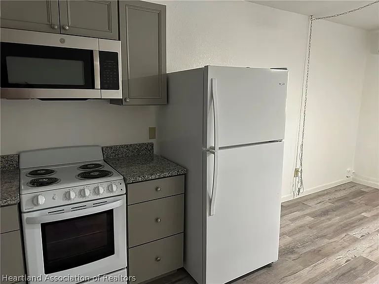 203 Golf Villas Ct NW — Photo 3