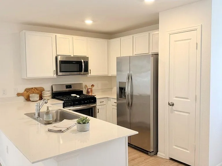 26715 Cenzontle Dr — Photo 3
