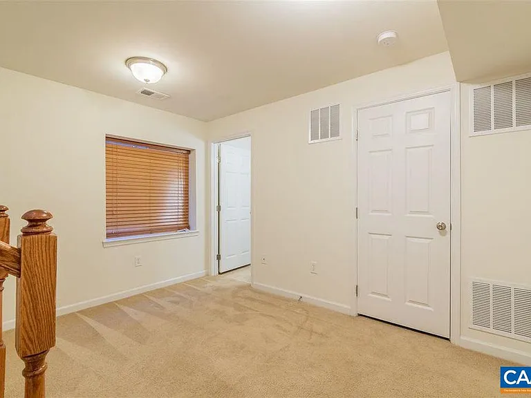 2138 Lockwood Dr — Photo 21