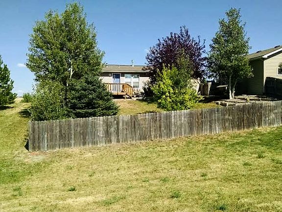 3rd image of 3720 Louis Dr