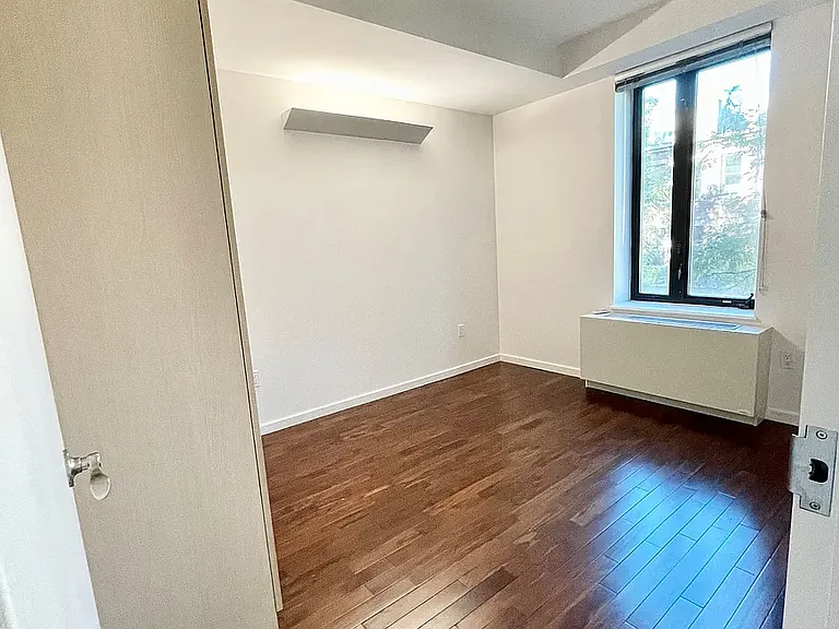 573 W 161st St #2DD — Photo 6
