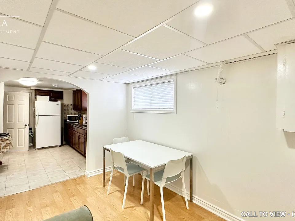 11 Daystrom Dr #2
