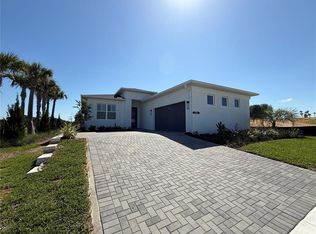 1738 Point Grace Rd, Tavares, FL 32778