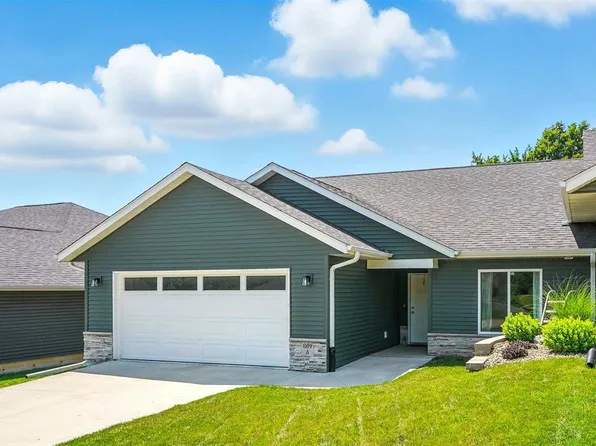 809A 12th St, Kalona, IA 52247