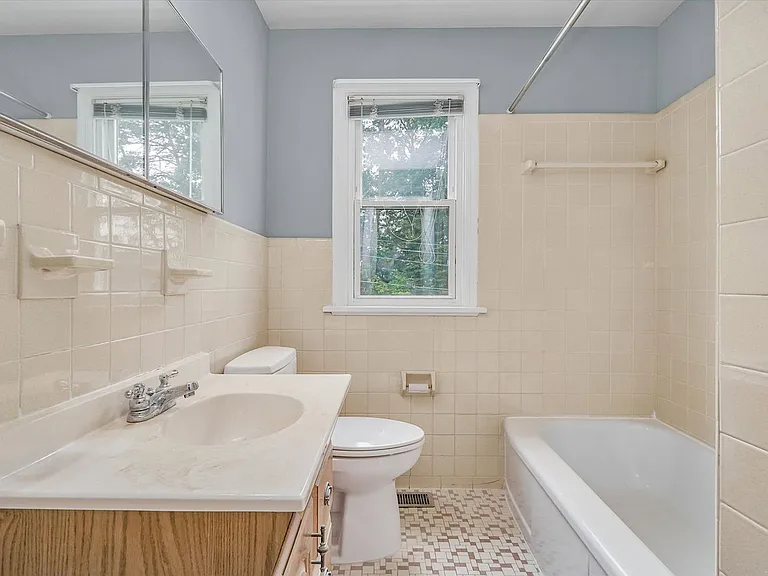 8407 Pamela Dr — Photo 22