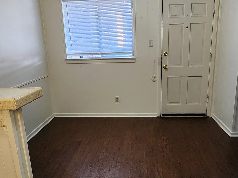 dining or office space