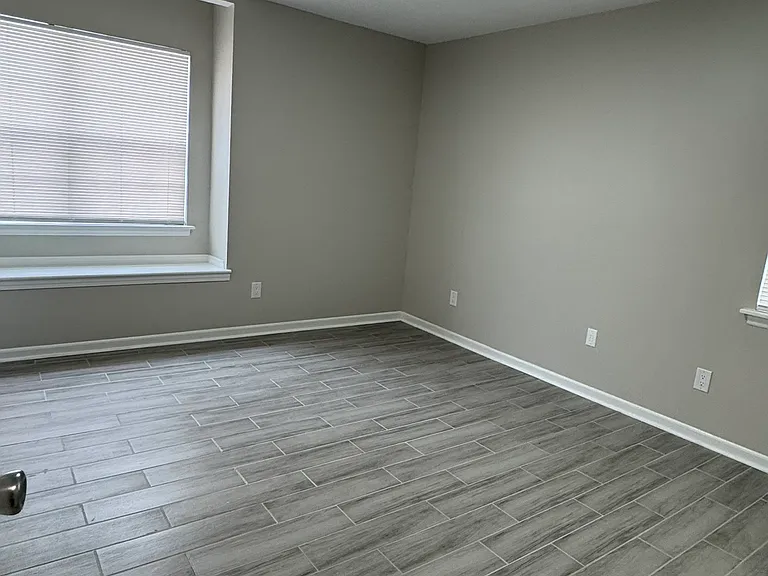 7801 Renaissance Ct — Photo 21