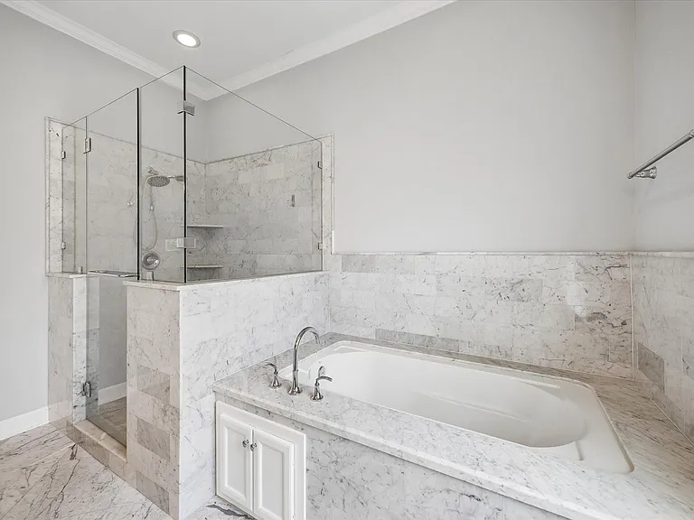 609 Rutland St #B — Photo 17