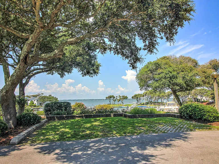590 Marina Dr #1-D22 — Photo 31