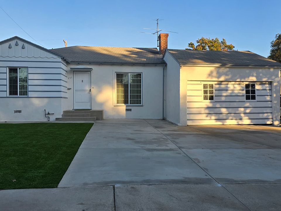 Front view of the house.