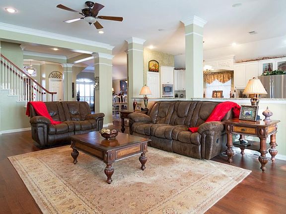 3rd image of 4101 Jubilee Dr