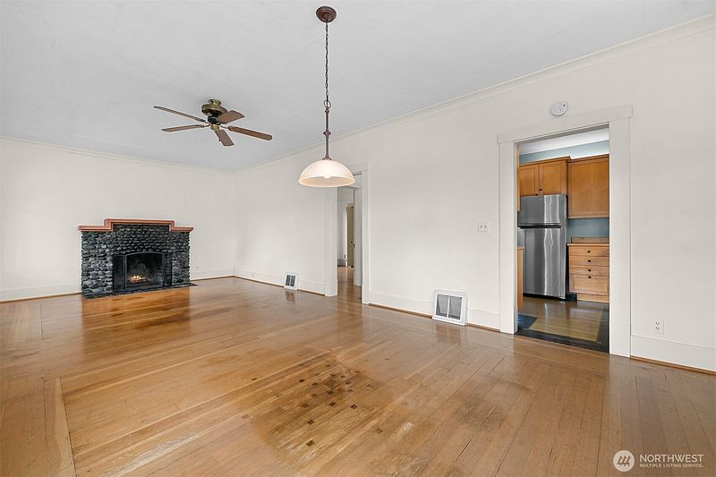 5th image of 2615 Northwest Avenue