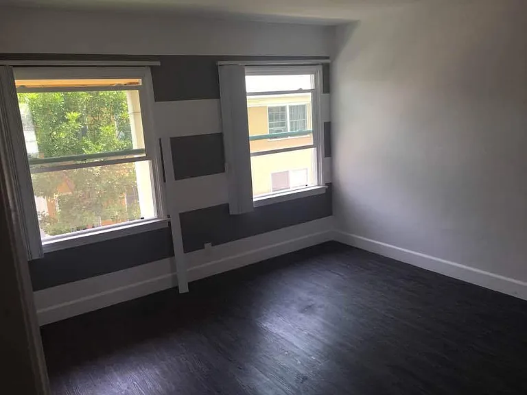 Dixon Delano Apartments — Photo 9
